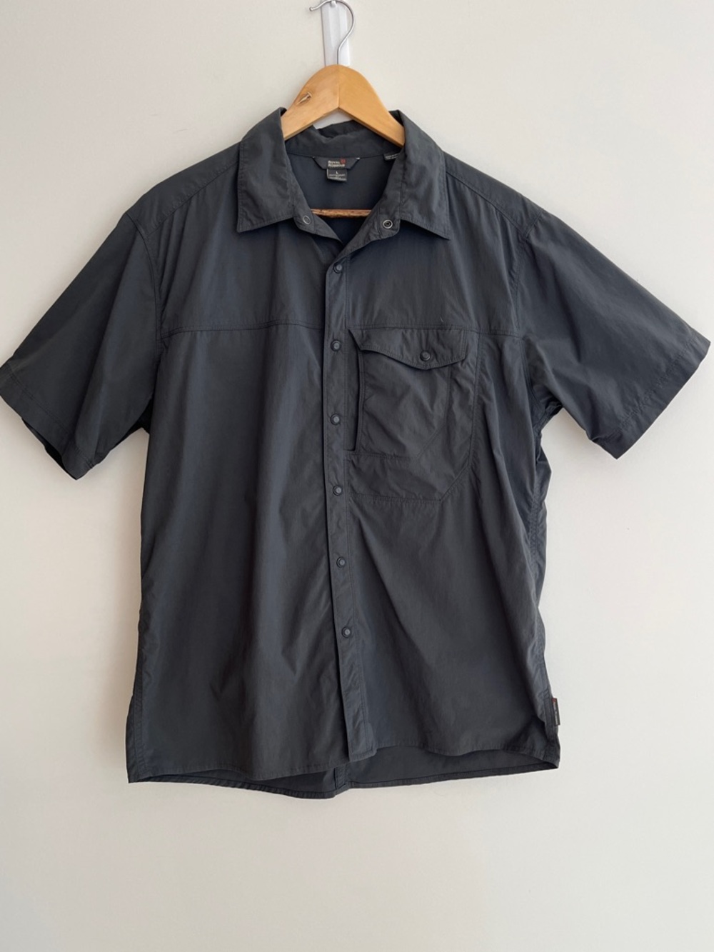 ROYAL ROBBINS Contemporary Fit Short Sleeve Snap Front Shirt Outdoors Travel